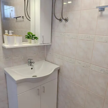 Apartment Fewo Saric Vir *